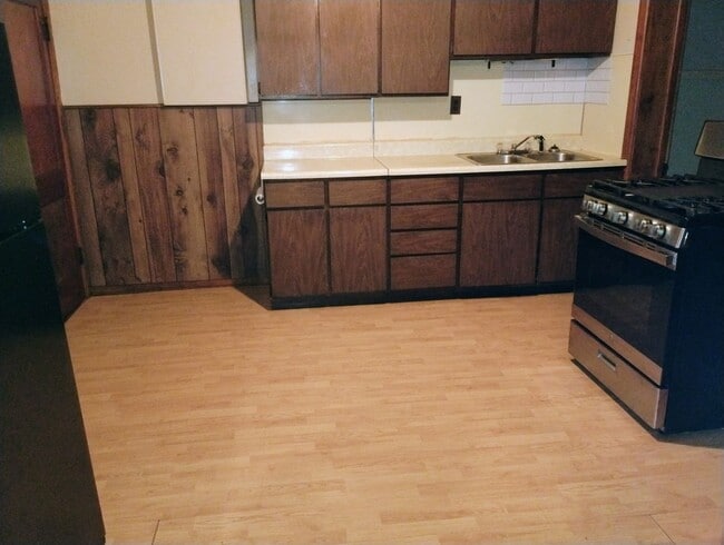 Building Photo - 9128 - 148/150 COTTAGE STREET