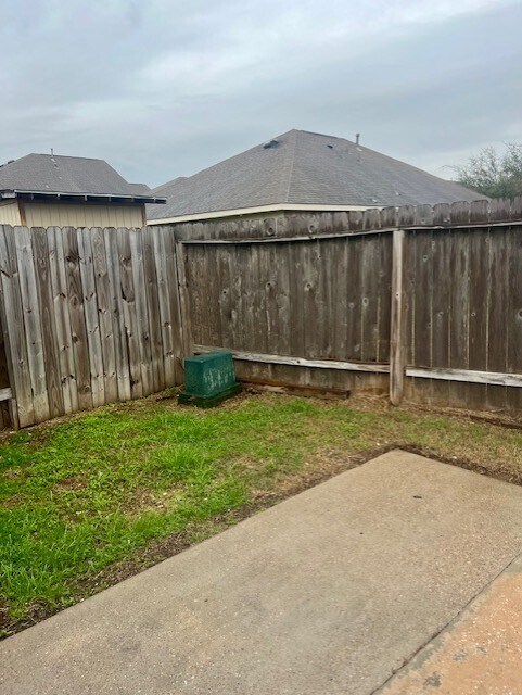 Building Photo - 16406 Eton Brook Ln