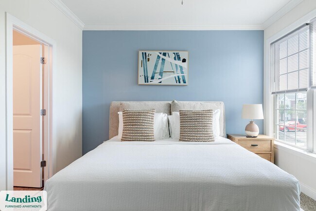 Building Photo - 2118 Silvercrest Dr