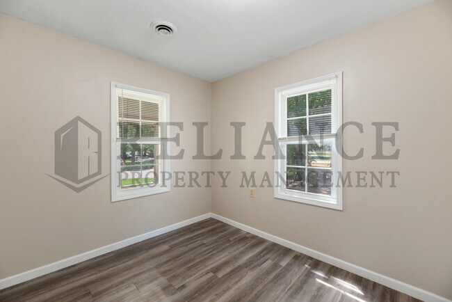 Building Photo - 211 S Emporia St