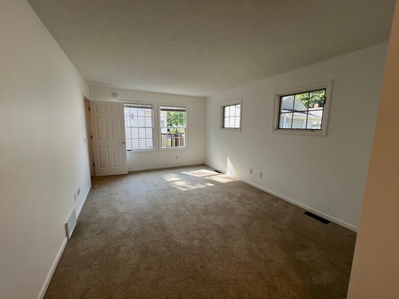 Primary Bedroom - 214 W Sixteenth St