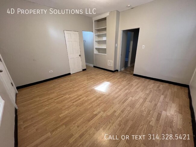 Building Photo - Charming 2-Bed Duplex in South Compton – Y...