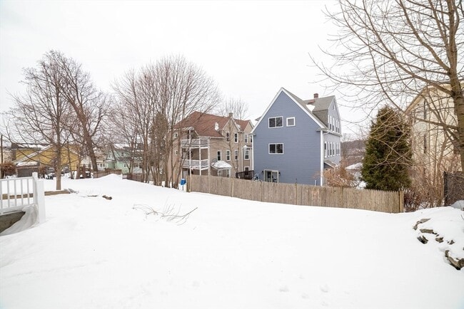 Building Photo - 82 Tower St