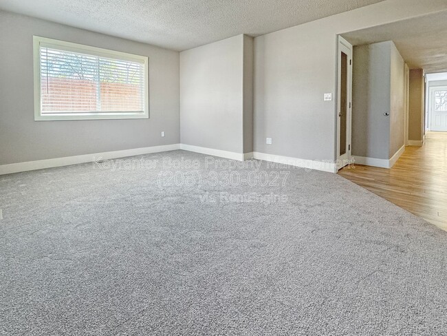 Building Photo - 10331 Utahna Rd