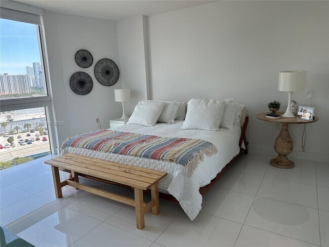 Building Photo - 150 Sunny Isles Blvd
