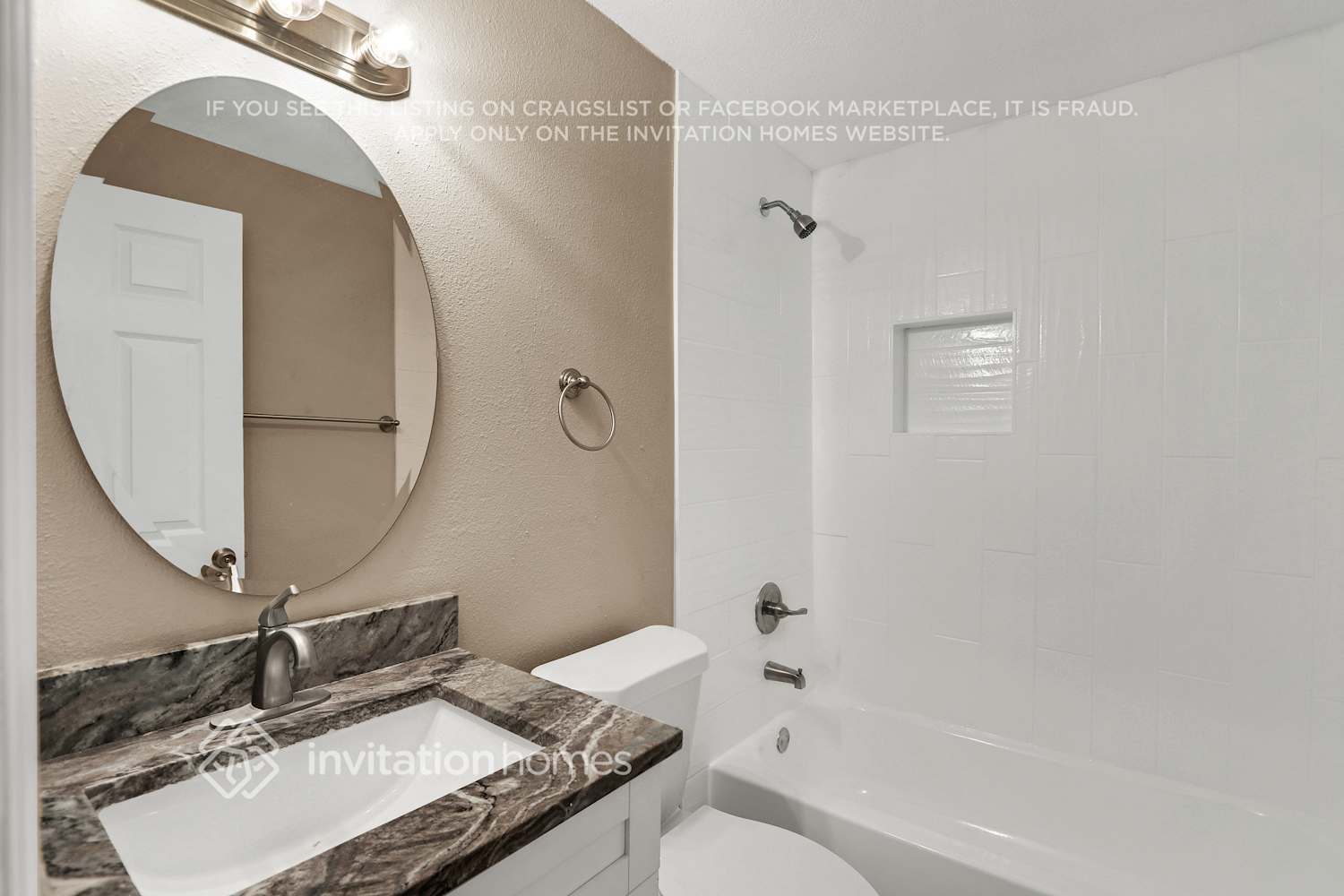 Building Photo - 8718 N Mandarine Pl