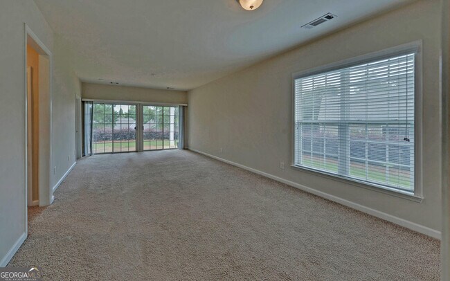 Building Photo - 6218 Azalea Way