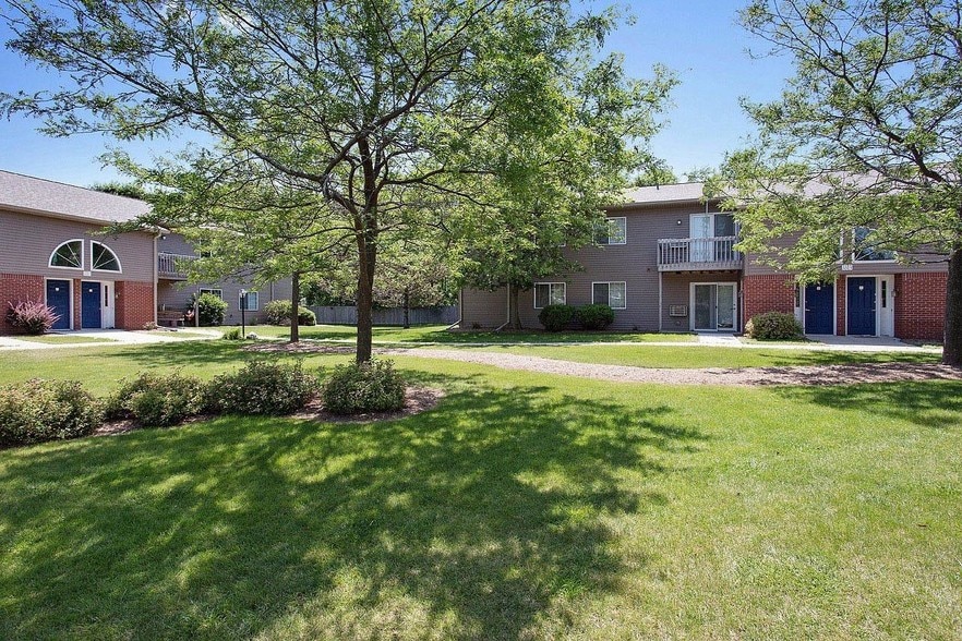 Yorkshire Lane Apartment Homes 3309 Yorkshire Ln Manitowoc WI 54220