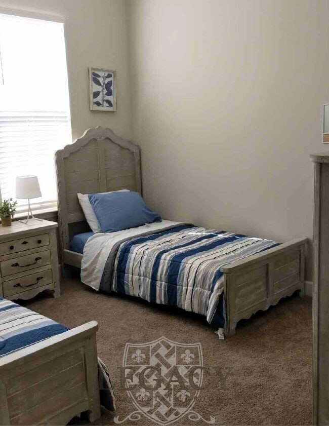 Building Photo - 708 Goswell Dr