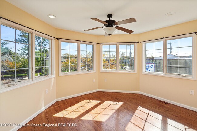 Building Photo - 111 Main St