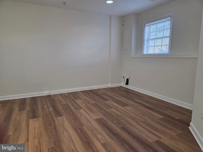 Building Photo - 8183 Skelton Cir