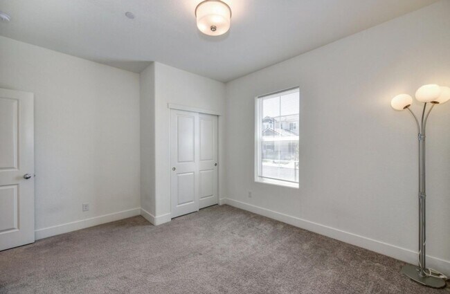 Building Photo - 4656 Streambed Dr