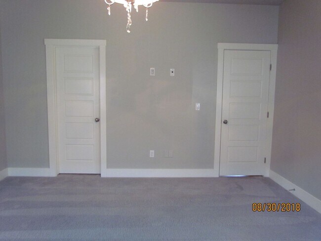 Building Photo - Beautiful 3 bed 2 bath in the popular Paramount community