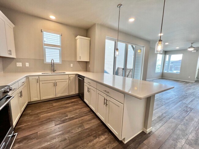 Building Photo - Beautiful 3 Bed 2.5 Bath House in Timnath!