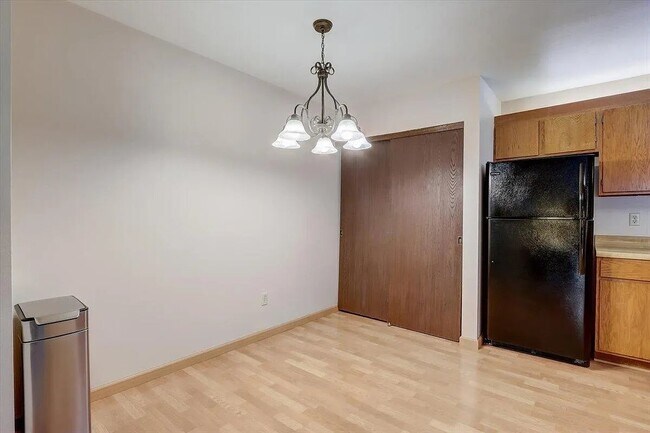 Building Photo - 3215 W Mangold Ave