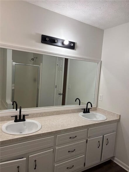 Building Photo - 1157 Mountain Springs Dr