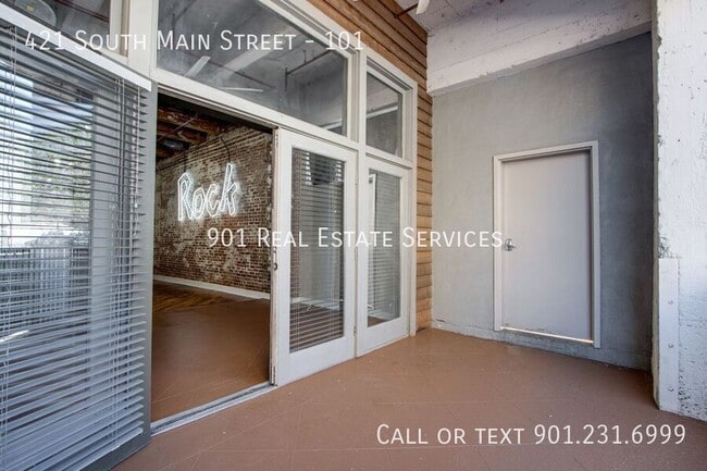 Building Photo - 421 S Main St