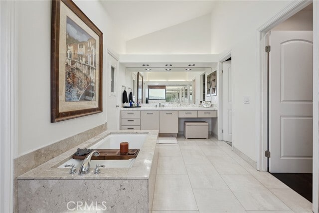 Building Photo - 4372 Park Vicente