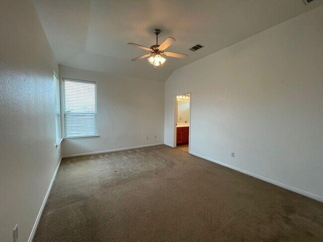 Building Photo - Nice home available in Brookside Subdivision!