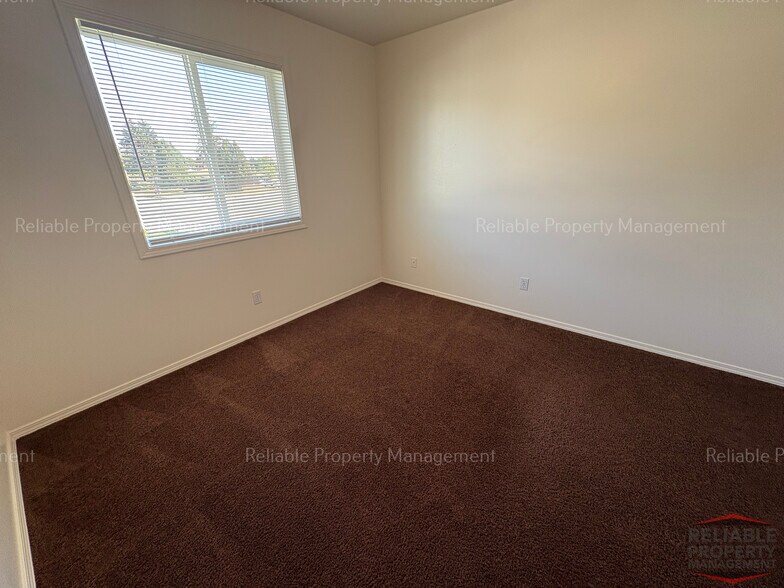 Building Photo - 230 W Anderson St