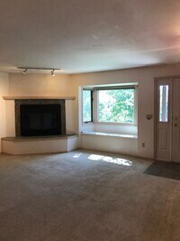 Building Photo - Charming 2-Bedroom Condo Near MSU – Pet Friendly- NEW LOW PRICE