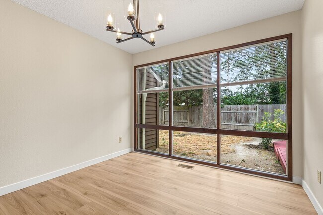 Building Photo - Must See! 3 bed/2 bath home with amazing private backyard - Double Garage/Community Pool