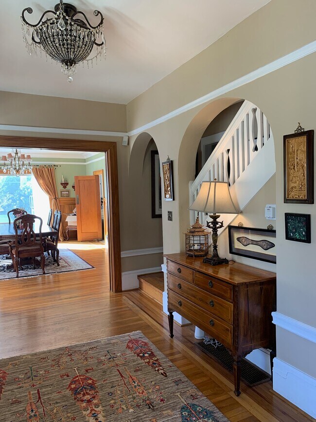 Building Photo - 1650 Portola Dr