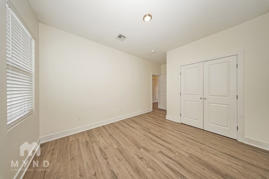 Building Photo - 5788 E Bristol Cir