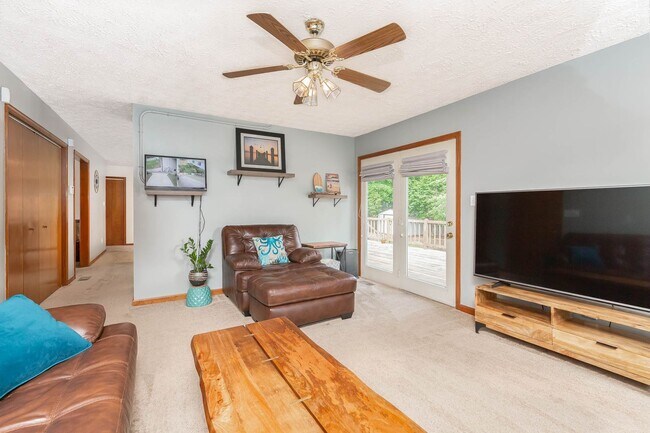 Building Photo - Beautiful Newport News Home