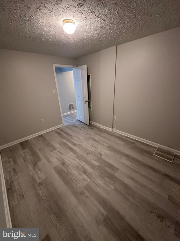 Building Photo - 104 Peridot Pl