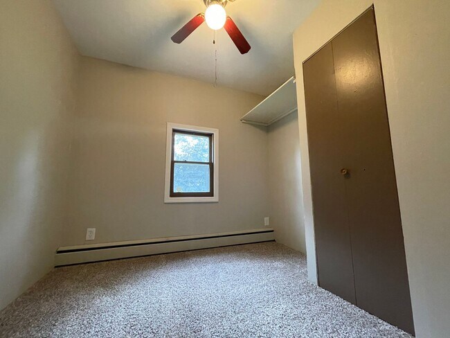 Building Photo - 3 Bedroom Home in Valpo