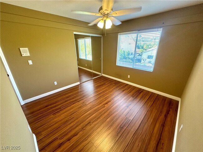 Building Photo - 2705 Sweet Willow Ln