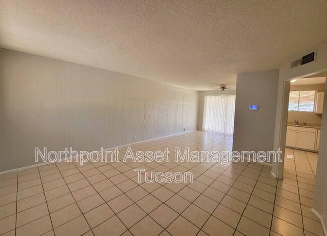 Building Photo - 210 S Alandale Pl