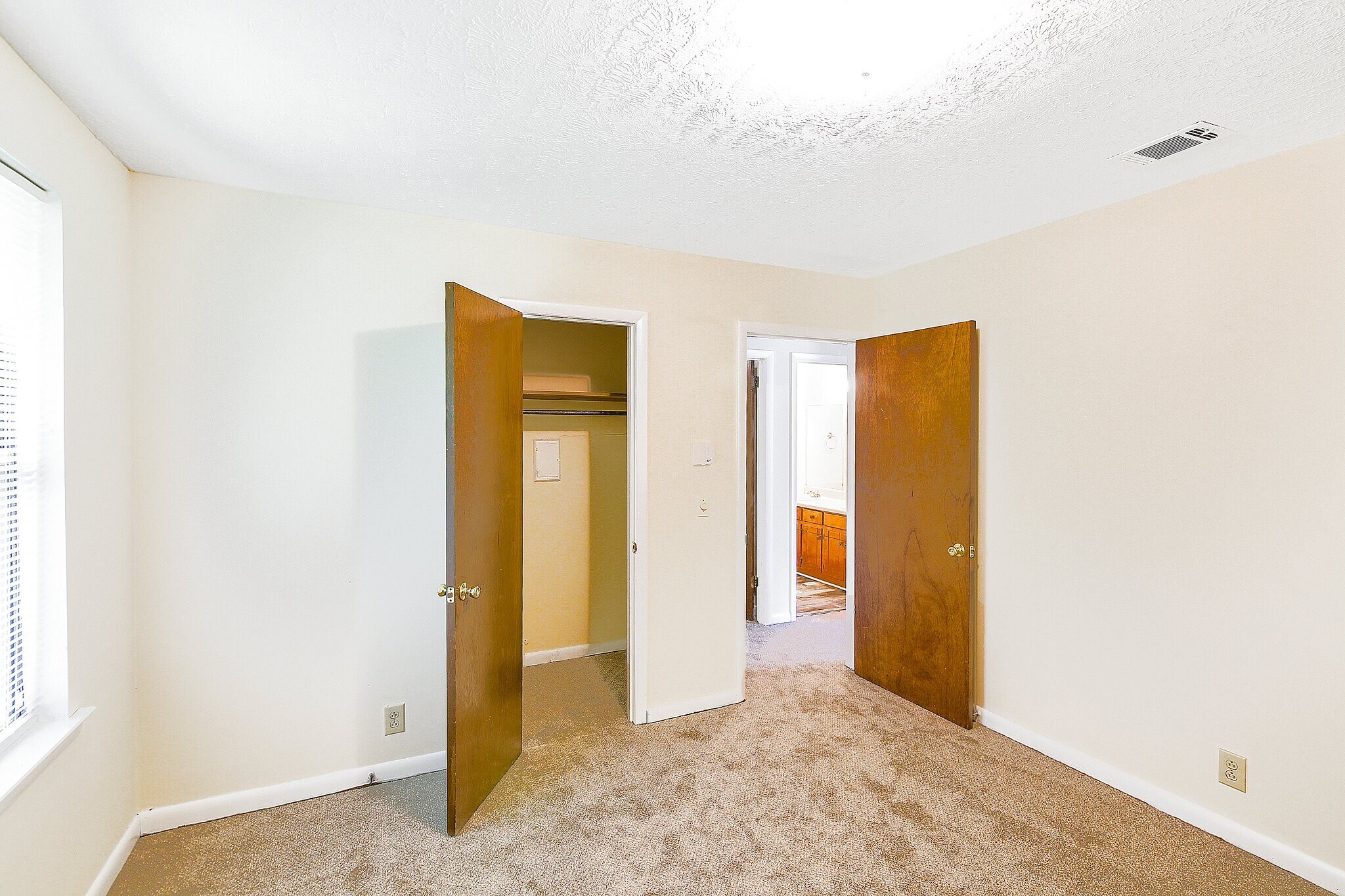 Building Photo - 3499 McGavock Pike