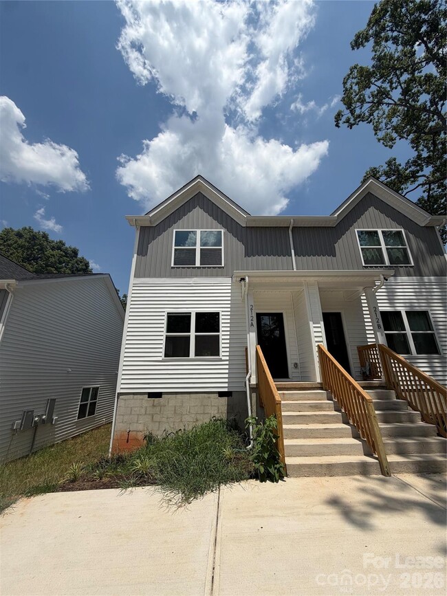 Building Photo - 212 N Yadkin Ave