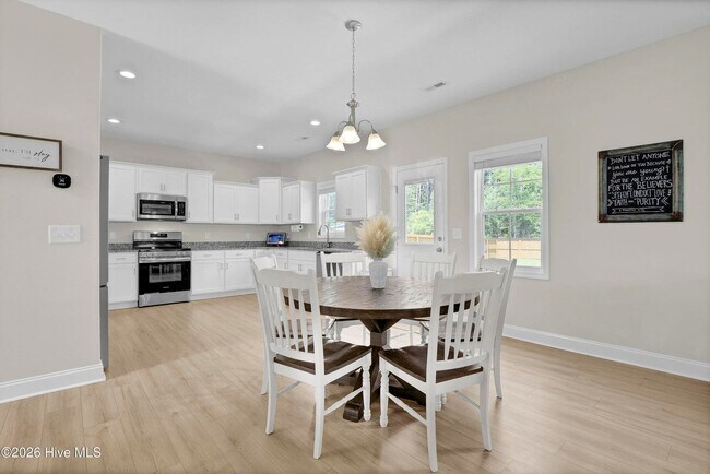 Building Photo - 821 Cooke Dr