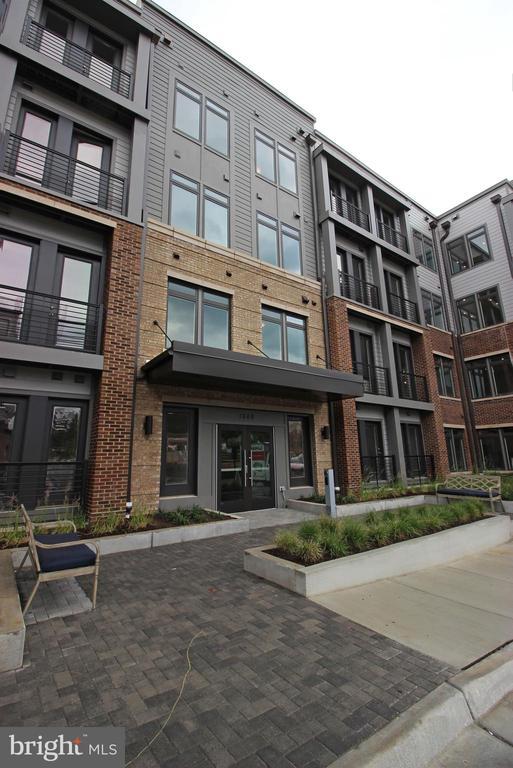 Building Photo - 1669 Bandit Loop