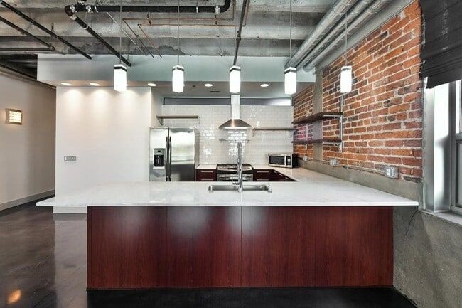 Building Photo - 1502 Jones St