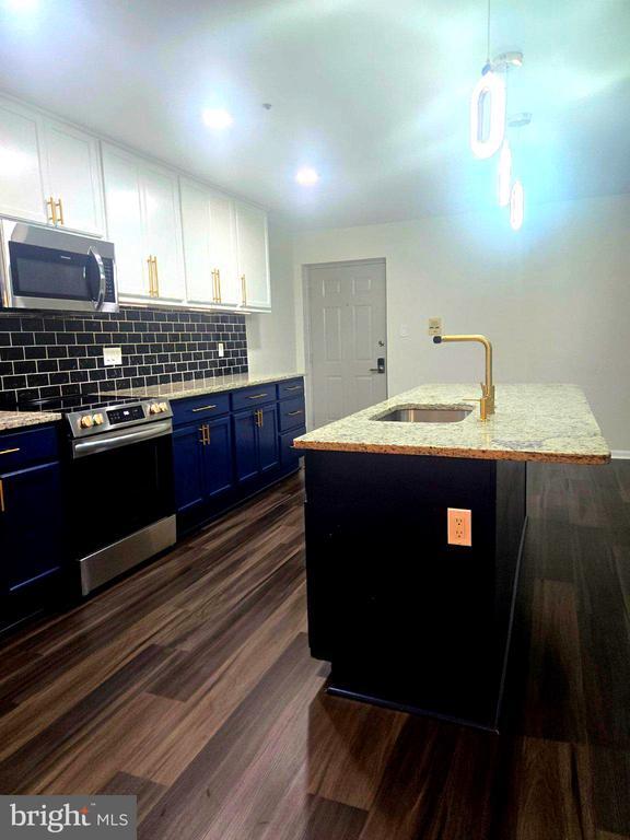 Building Photo - 905 Woodbridge Ct
