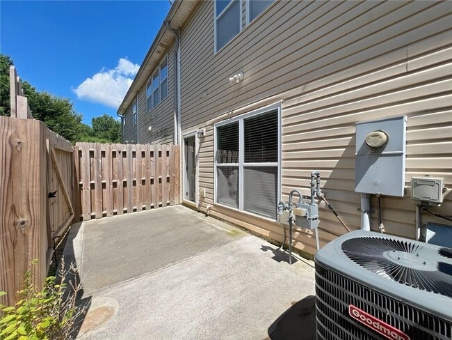 Building Photo - 2196 Executive Dr N