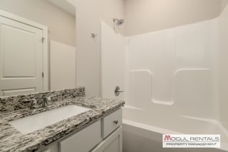 Building Photo - 602 E Martens Ct