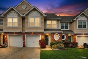 Building Photo - 2801 Harvard Ct