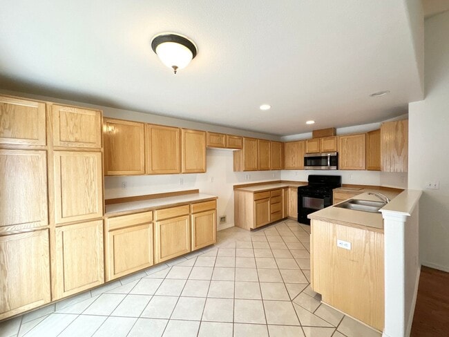 Building Photo - BEAUTIFUL 3 BED, 2 BATH SINGLE FAMILY HOME LOCATED IN NW REDMOND!