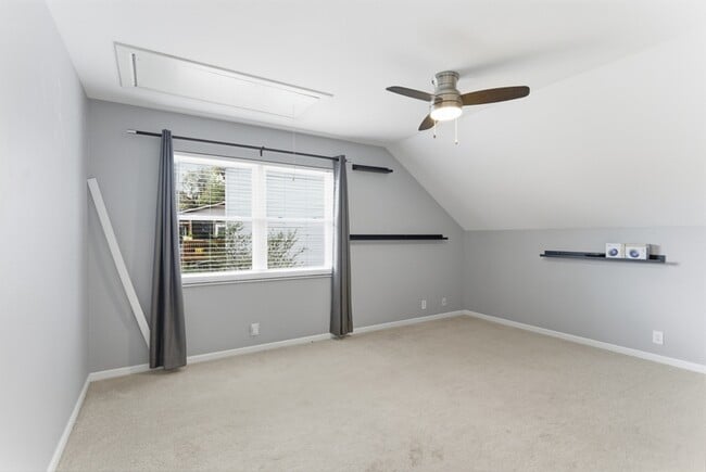 Building Photo - 10012 Double Tree Rd