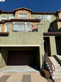 Building Photo - 6492 Bayview Dr