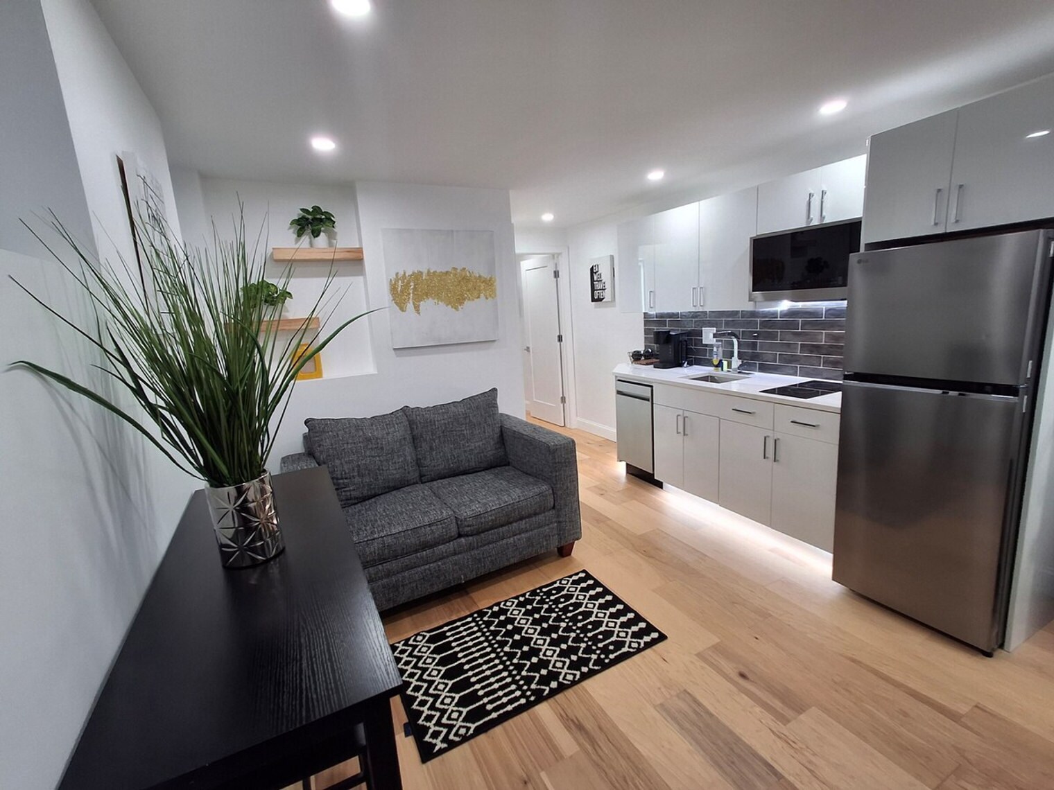 Building Photo - 17 Mt Pleasant Ave