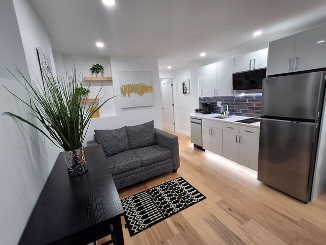 Building Photo - 17 Mt Pleasant Ave