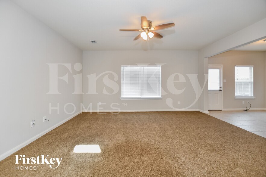 Building Photo - 9005 Woodfern Dr