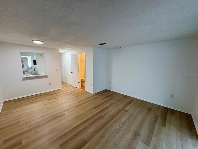 Building Photo - 308 57th Ave Dr E