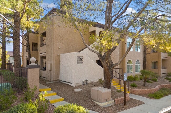 Primary Photo - 3 Bedroom Condo at THE LAKES!
